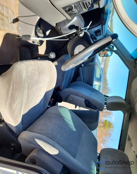 2002 Volkswagen Eurovan Mv from USA, damaged, VIN WV2MB47002H100730